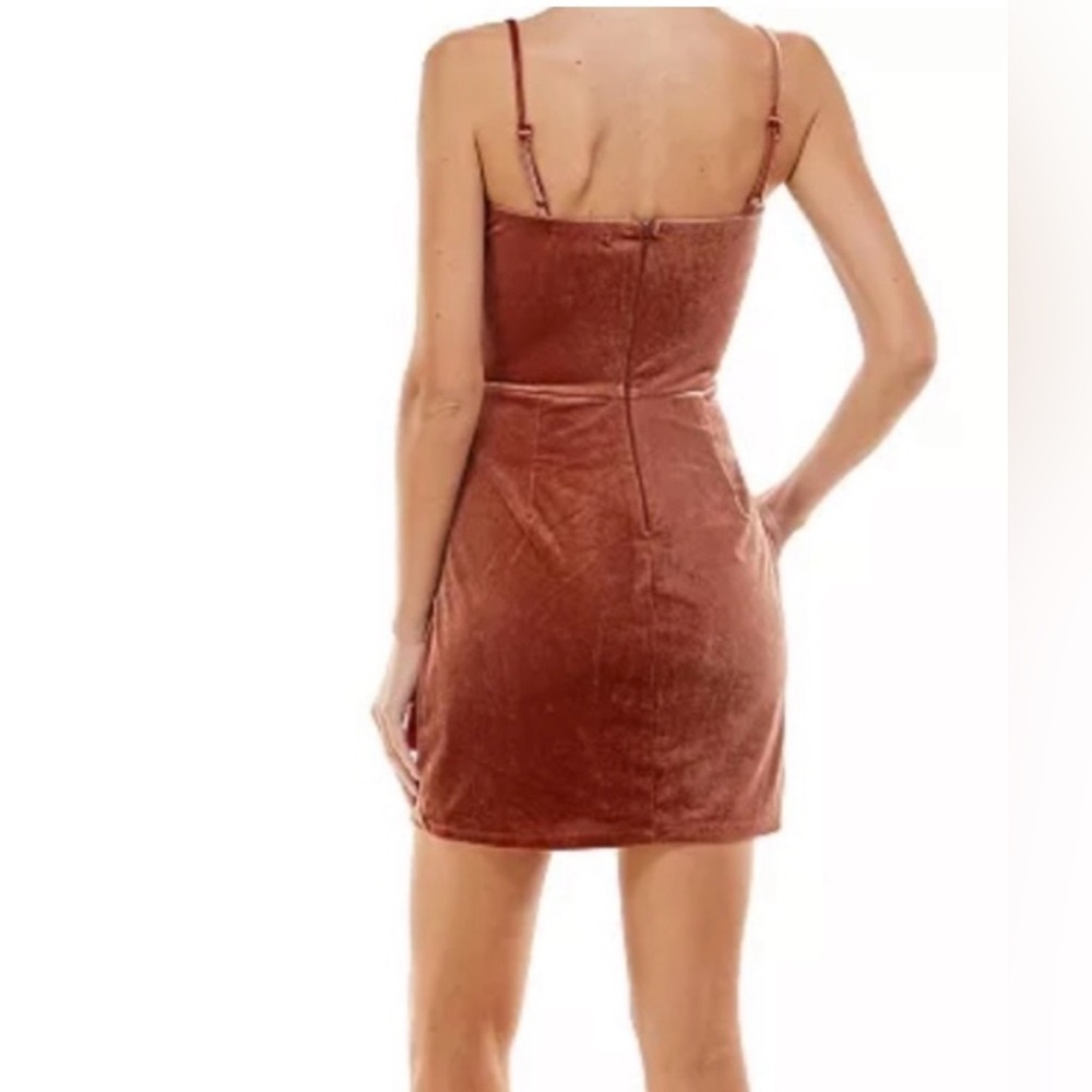 Trixxi Velvet Mini Dress in copper - Picture 2 of 13
